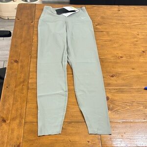 Nike Zenvy Ribbed 7/8 Light Green Leggings - Small - BB00512